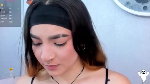 Shanntal  online show from October 22, 8:32 pm