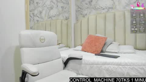 Shantal online show from February 5, 11:36 am