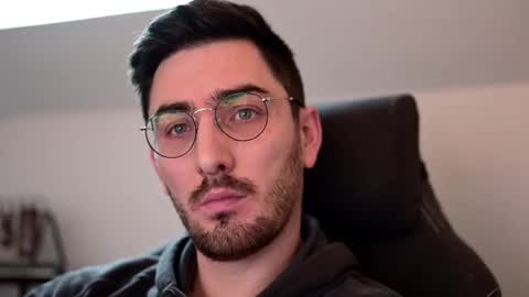 frenchy boy online show from December 5, 12:28 pm