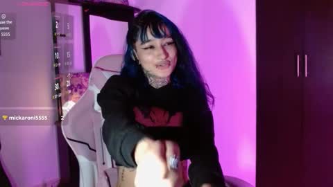 Snapshot of sharaross1 chatting on October 26, 1:50 am sharaross1 online show from October 26, 1:50 am