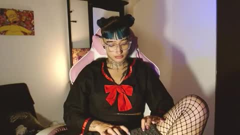 Snapshot of sharaross1 chatting on October 15, 5:22 am sharaross1 online show from October 15, 5:22 am