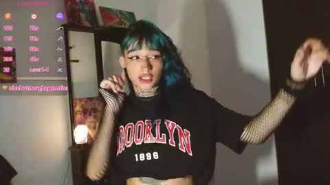 Snapshot of sharaross1 chatting on September 16, 6:16 am sharaross1 online show from September 16, 6:16 am