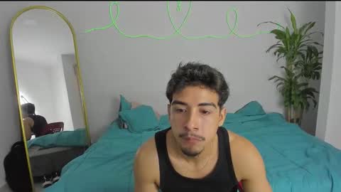 shark_boy21 online show from December 18, 2:18 am