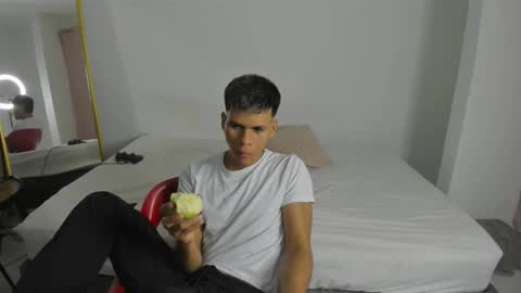 shark_boy21 online show from February 14, 3:53 am