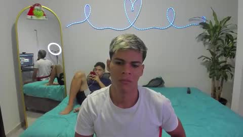 shark_boy21 online show from December 20, 2:29 am