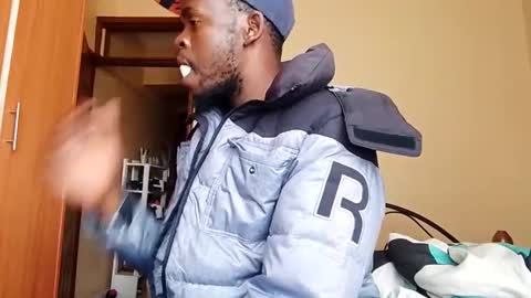 Snapshot of sharmly chatting on December 4, 8:17 am Sharmly online show from December 4, 8:17 am