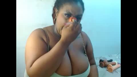 sharonevans1 online show from December 3, 9:17 am