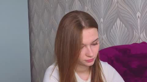 Snapshot of sharrimalagisi chatting on October 2, 4:44 am Miroslava online show from October 2, 4:44 am