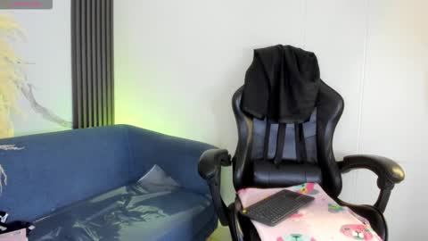 Shauna online show from February 16, 8:01 am