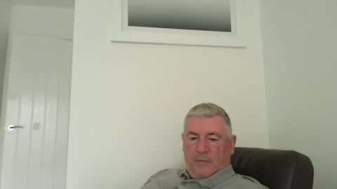 she52 online show from November 5, 9:00 am