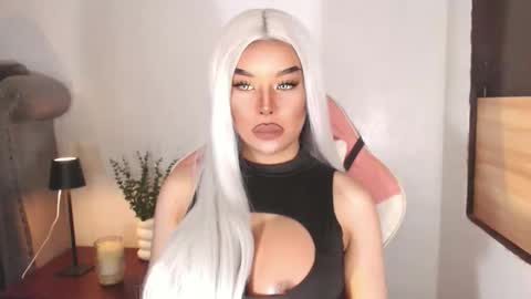 sheenafrost online show from March 26, 11:15 am