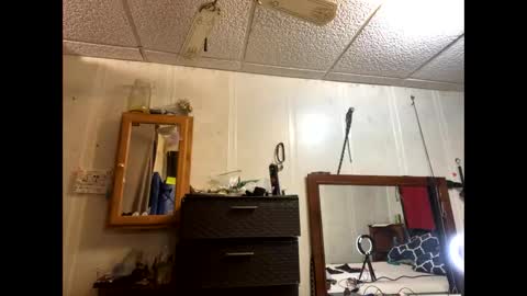 Shelby holes online show from December 28, 8:26 am