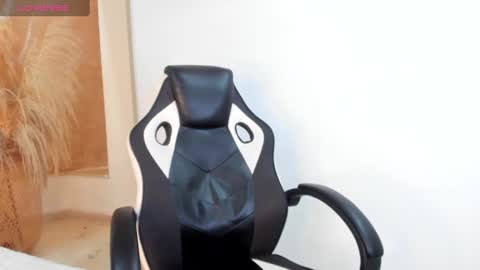 shenielxxx online show from March 1, 1:18 pm