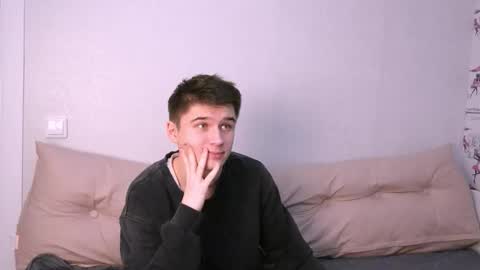 Max online show from November 30, 8:16 pm