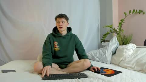 Max online show from March 29, 4:36 am