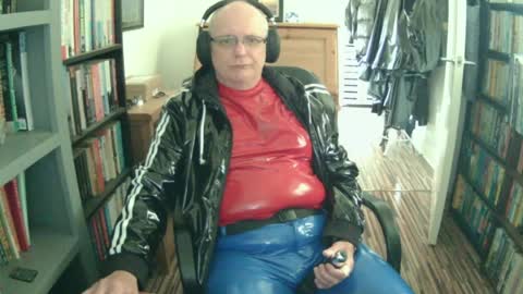 Shiny Gary online show from May 11, 11:28 am