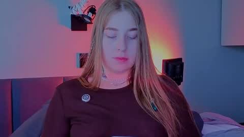 ShowmeYourfetish online show from May 17, 3:05 am