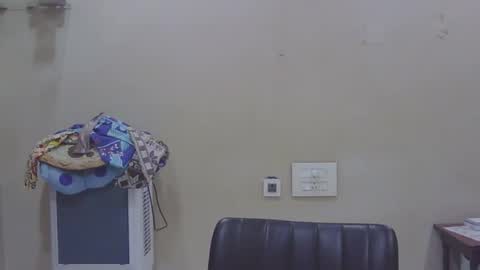 shubhamkhandelwal123 online show from February 24, 1:14 pm