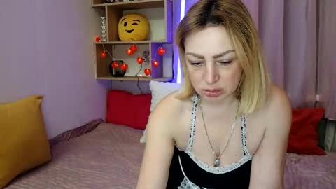 shy_girl80 online show from February 4, 4:11 pm