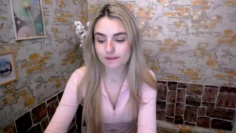 shy_sabrina_ online show from January 13, 7:43 am