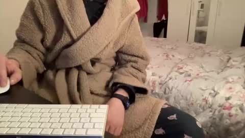 shyboy0533 online show from December 21, 4:24 pm