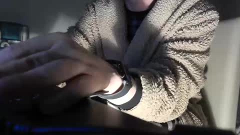 Snapshot of shyboy0533 chatting on October 9, 9:42 pm shyboy0533 online show from October 9, 9:42 pm