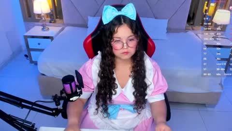 Shyly online show from December 1, 5:38 am