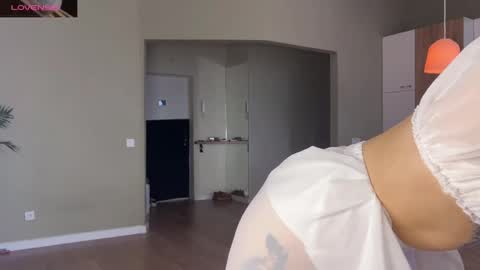 Snapshot of shyrubate chatting on March 2, 5:23 am Aurora online show from March 2, 5:23 am