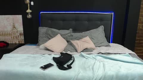 Snapshot of shyvibes_ chatting on February 18, 12:59 am CALL ME CHARLOTTE online show from February 18, 12:59 am