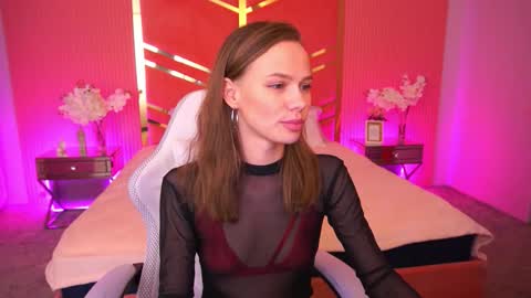 shyysiren online show from October 25, 3:56 pm