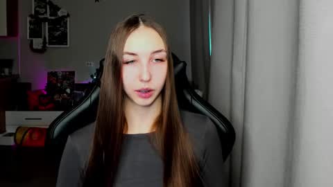 SIA online show from January 16, 3:15 am