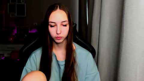 SIA online show from October 16, 4:12 am