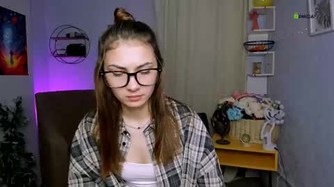 silicia online show from February 3, 1:48 pm