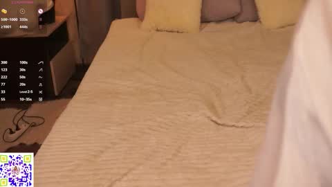 Elizabeth online show from March 13, 8:56 pm