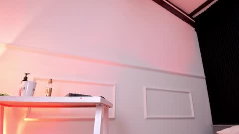 Siena Rosewood online show from February 6, 7:12 am