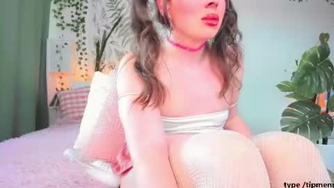 Si  online show from June 19, 10:54 am