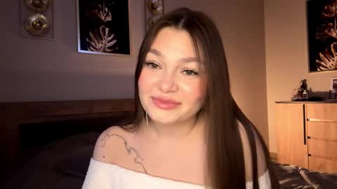 Mia online show from February 26, 10:29 am