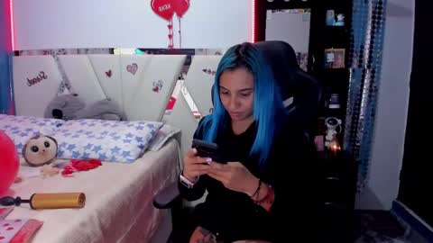   powder    online show from February 14, 1:45 am