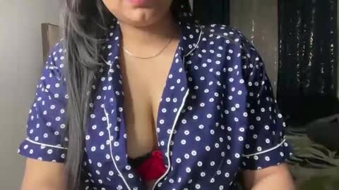 Simi online show from November 20, 6:38 pm