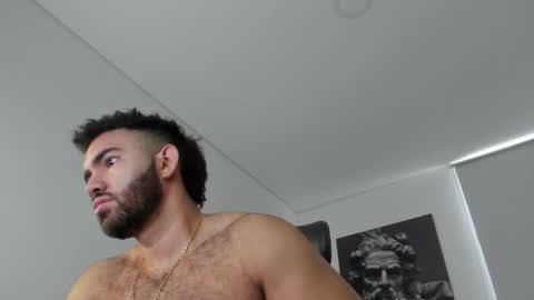 simon_leon01 online show from February 16, 12:36 pm