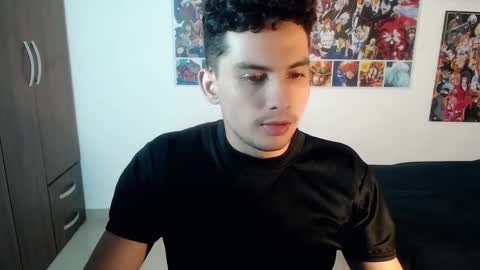 Snapshot of simone_vice chatting on October 5, 5:05 am simone vice online show from October 5, 5:05 am