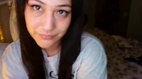 Snapshot of simonesighren chatting on October 20, 8:19 am simonesighren online show from October 20, 8:19 am