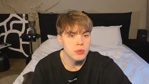 Simon online show from December 17, 9:05 am