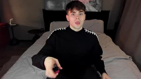 Simon online show from December 5, 6:39 pm