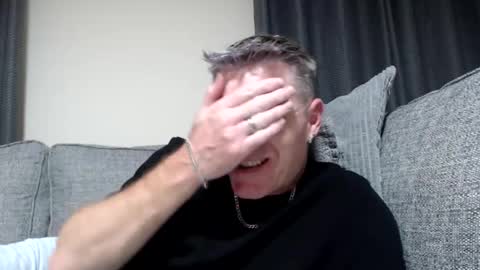 Ricky online show from November 14, 1:30 am