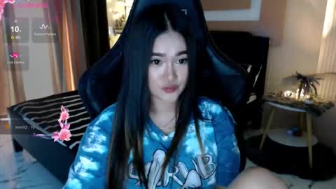 Adrianna Fowler online show from February 5, 1:53 am