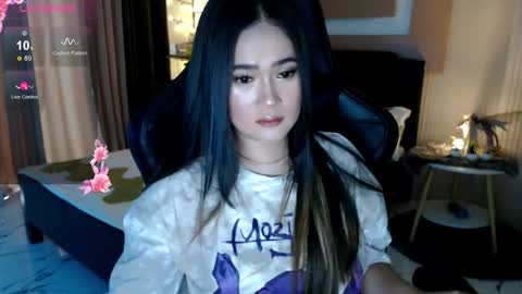 Adrianna Fowler online show from February 24, 2:25 am