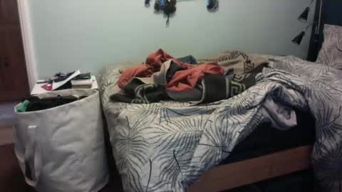 simplyminded online show from February 8, 1:47 pm