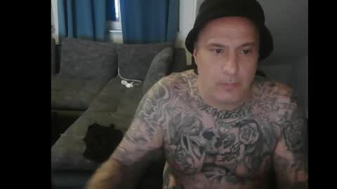 sinalco1975 online show from April 14, 1:20 am