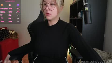 wwoooooooooooof online show from April 3, 12:06 am